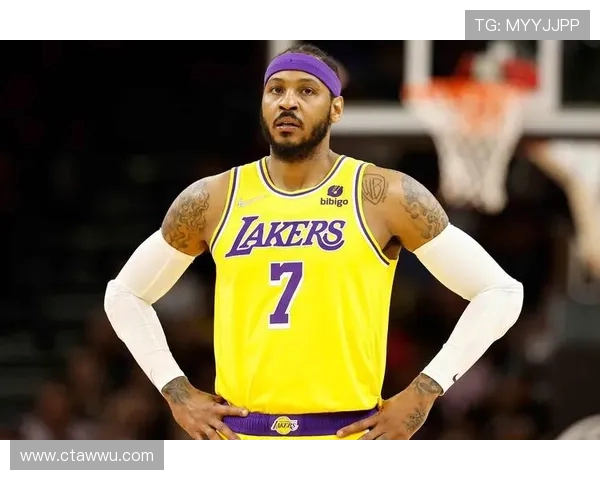 格里芬回忆首次对阵邓肯 热身时震撼于其打板投篮展现NBA魅力 格里芬回忆首次对阵邓肯 热身时震撼于其打板投篮展现NBA魅力